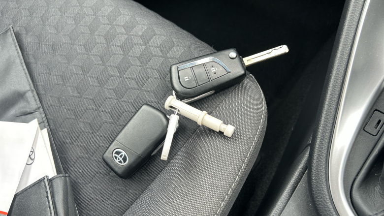 Toyota Yaris 1.5 Hybrid Design 5dr CVT Hybrid Hatchback